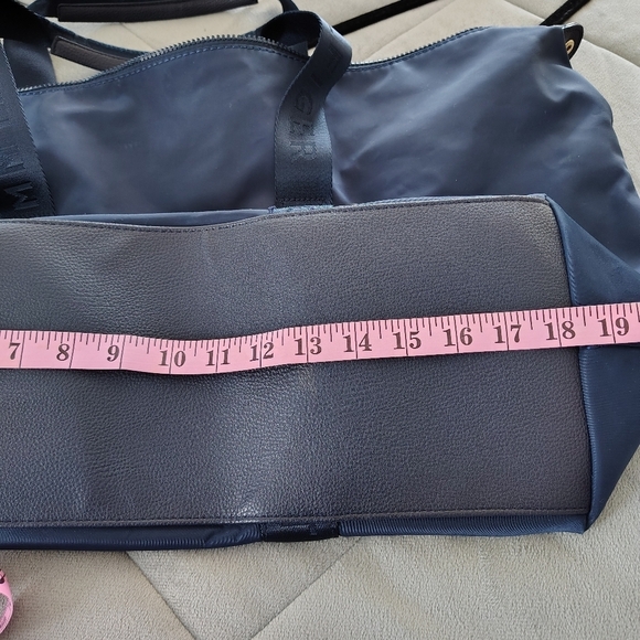 Tommy Hilfiger Navy Weekender Nylon Bag Travel - Picture 5 of 9